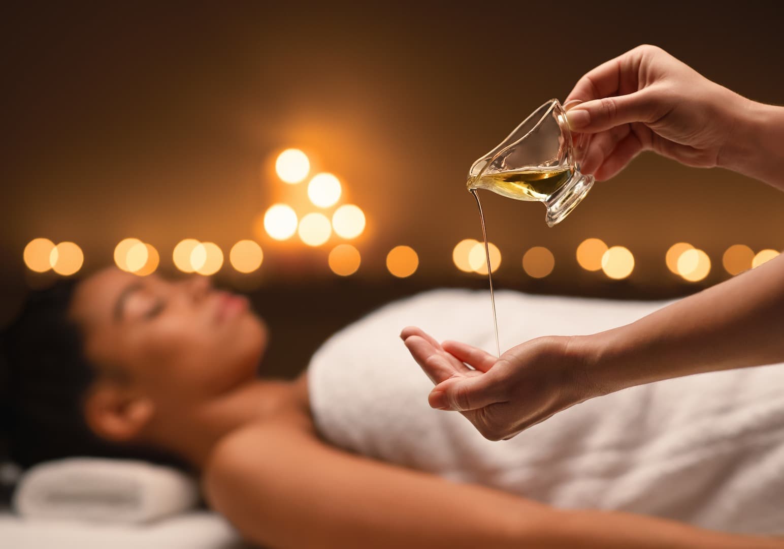 Aroma olejová masáž (4 ruce)